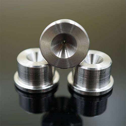 Diamond spray nozzle high-pressure